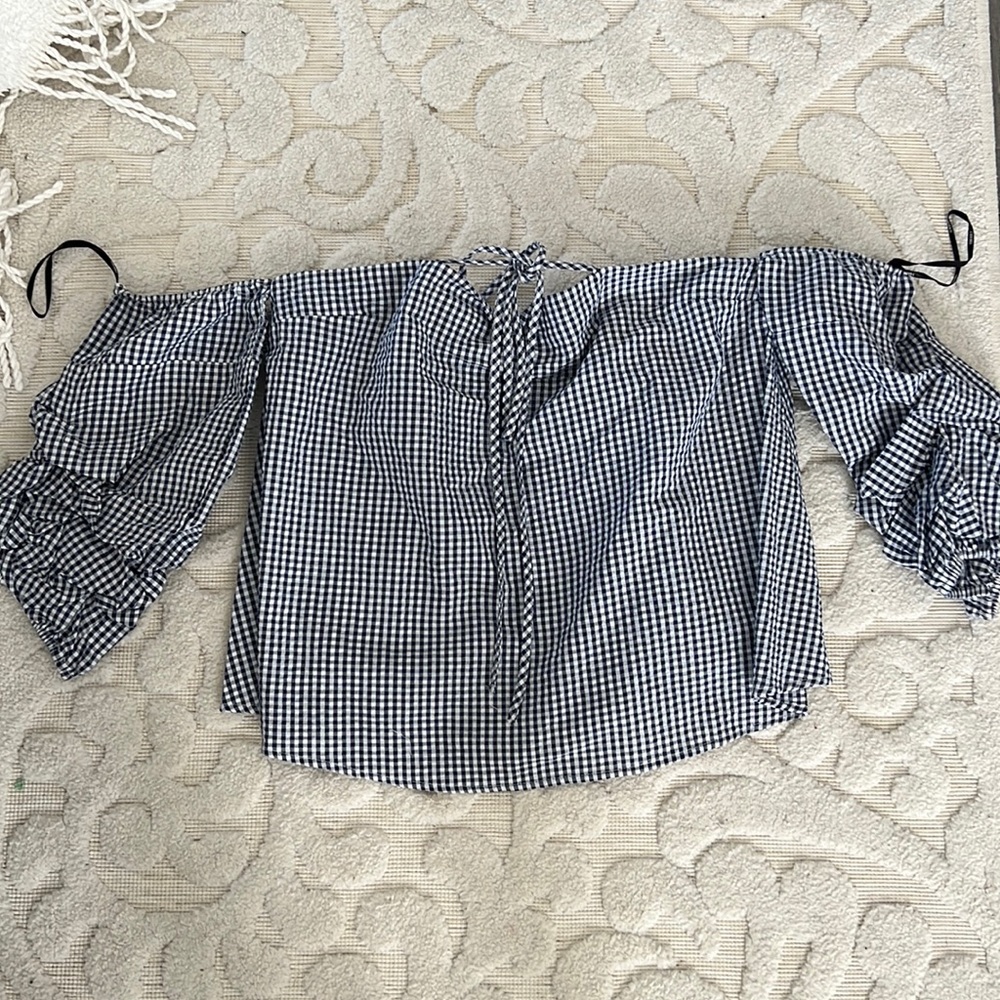 Off the shoulder really cute blouse!